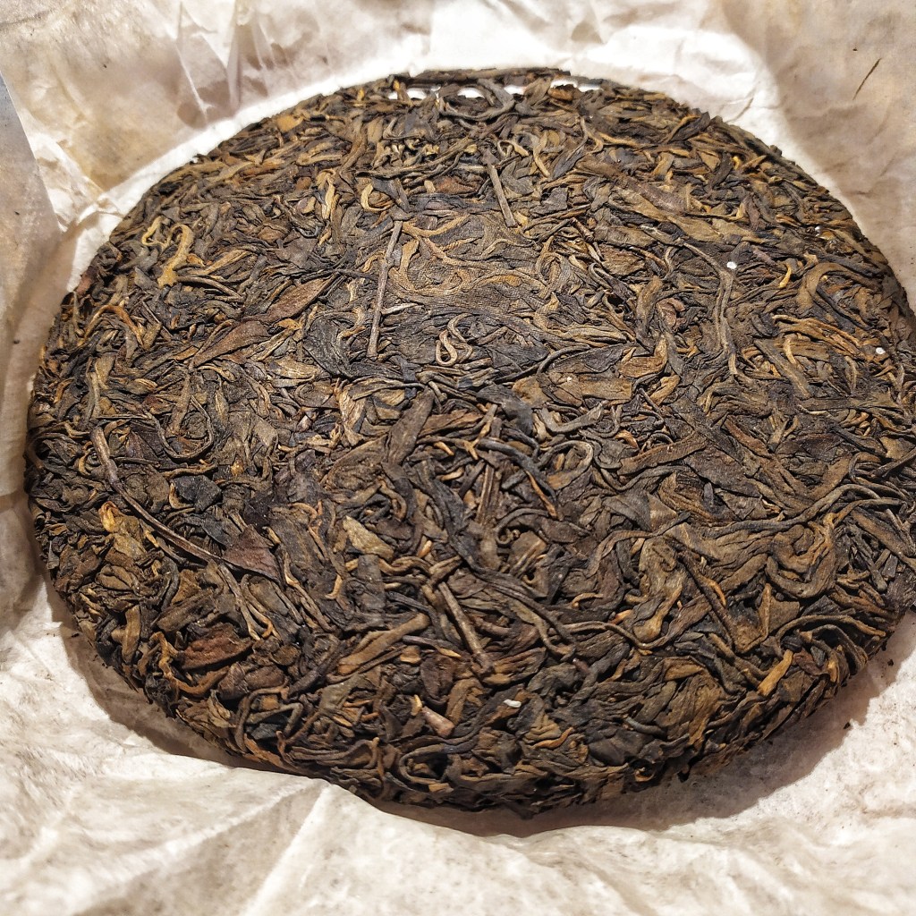 An emotional tea along Xiangling Highway. Mr Quen Cun An and his early 2000’s Manzhuan&nbsp;pu’er