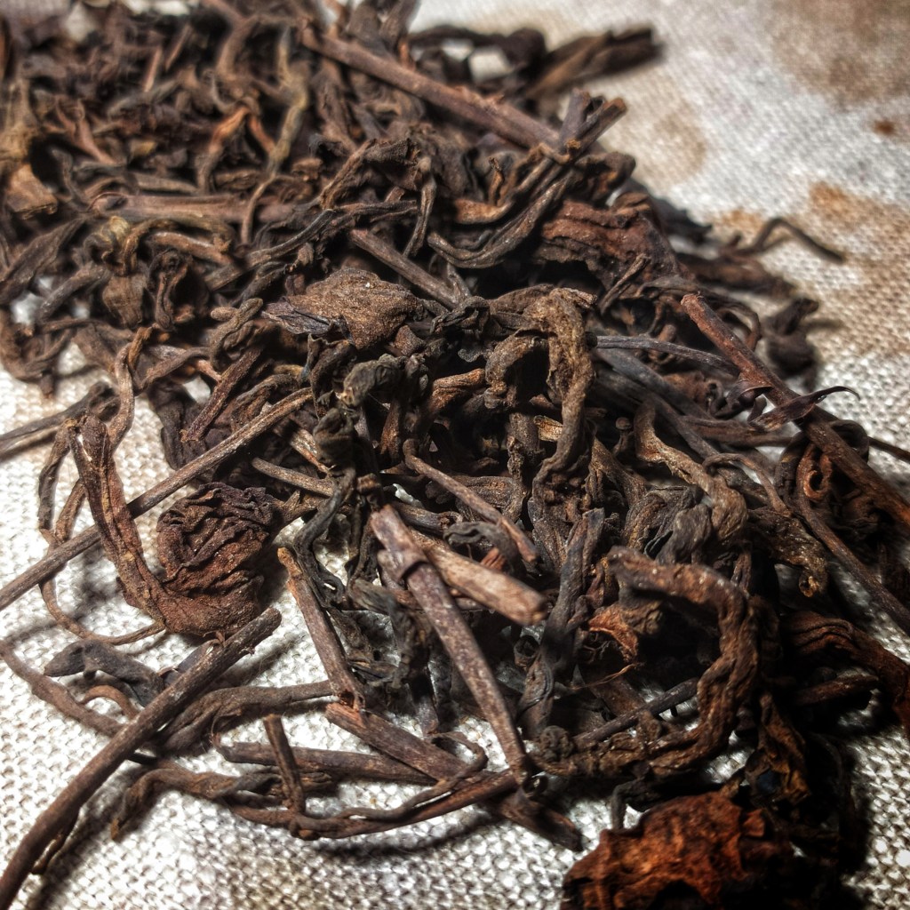 Reflections on ripe pu’er and an alchemical potion from Vietnam – Viet Sun Thượng Sơn Gushu Ripe&nbsp;2017