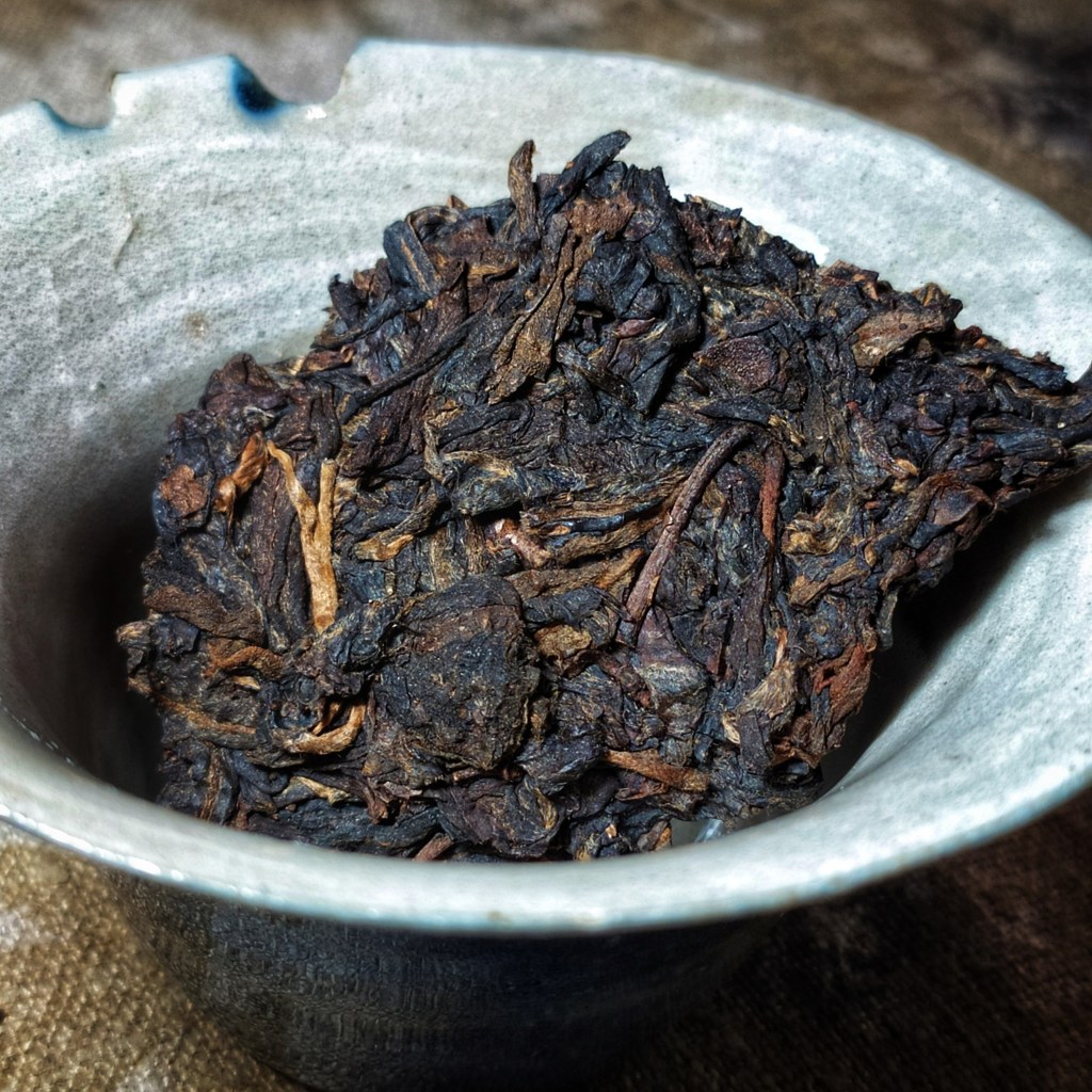 Making a true, authentic tea is sometimes a question of consciousness. Meng Tong Yin Shan Tea Factory Gǔ Xiāng sheng pu’er&nbsp;2009